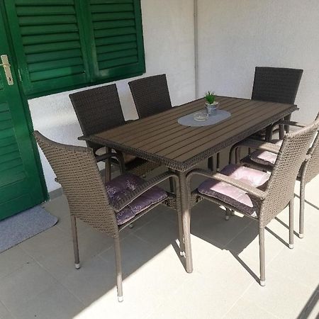 Appartement Mala Kuca à Vodice Extérieur photo