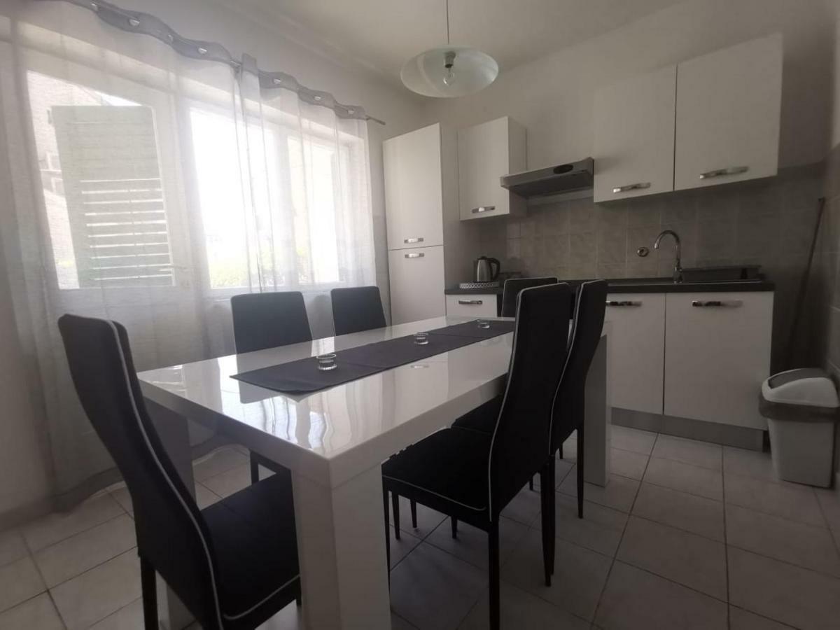 Appartement Mala Kuca à Vodice Extérieur photo