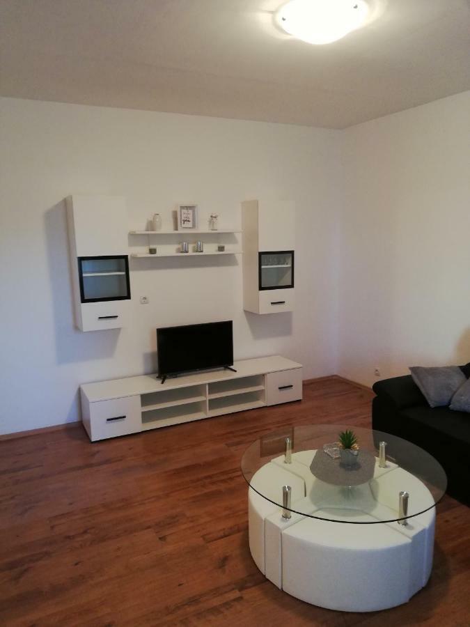 Appartement Mala Kuca à Vodice Extérieur photo